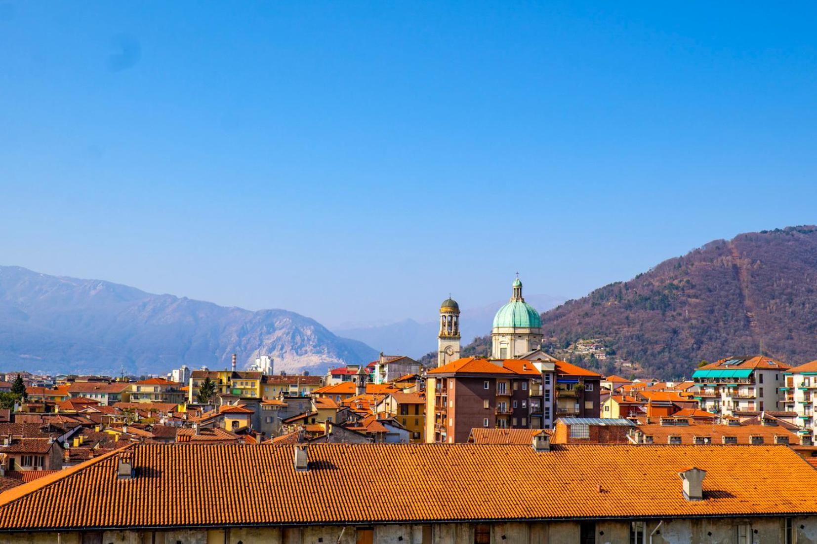L'Attico Di Susanna Verbania Exterior foto